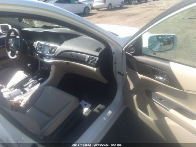 Photo 4 VIN: 1HGCR6F58EA000890 - HONDA ACCORD HYBRID 