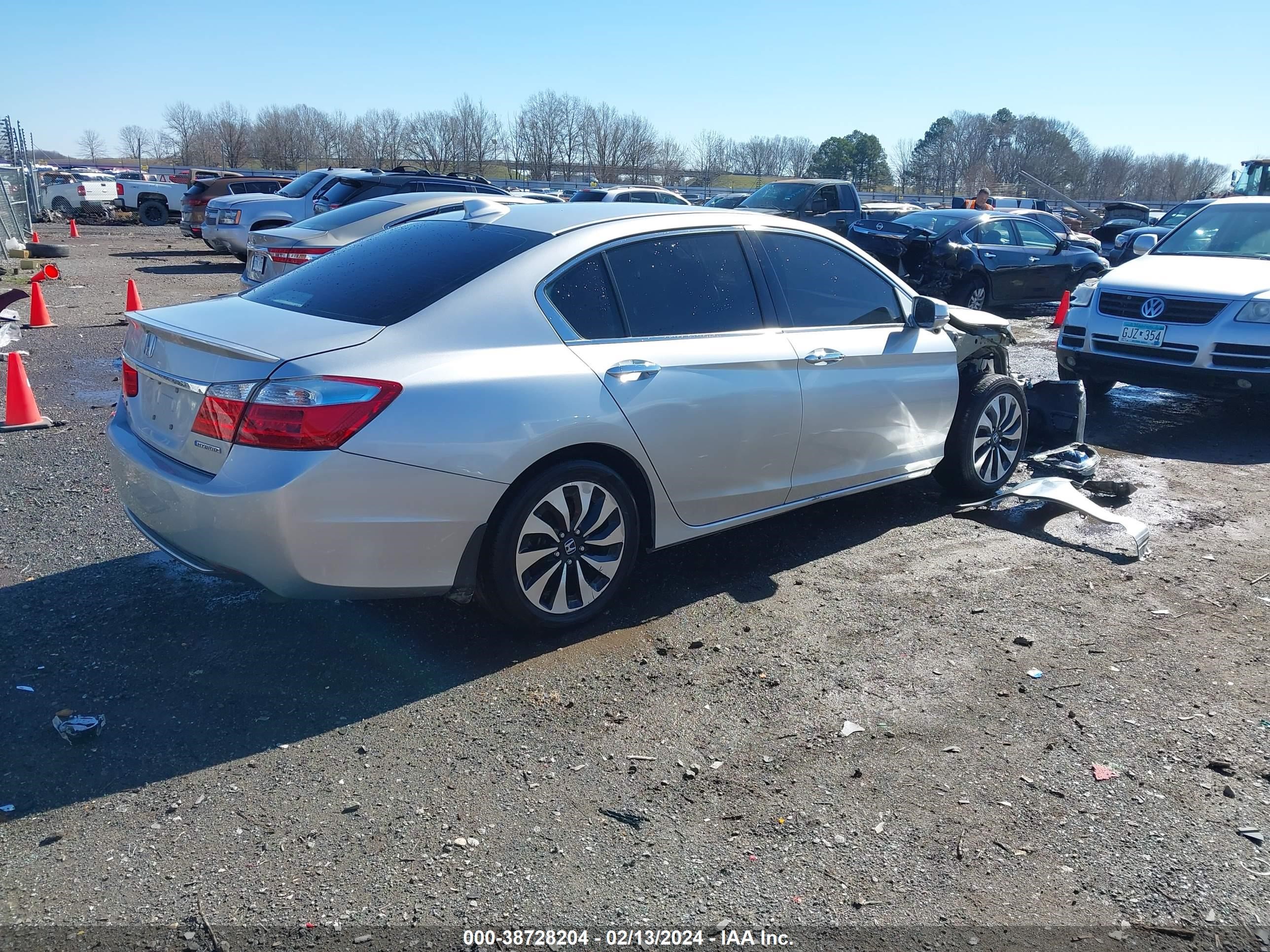 Photo 3 VIN: 1HGCR6F5XEA005993 - HONDA ACCORD 