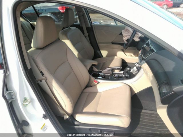 Photo 4 VIN: 1HGCR6F76EA000632 - HONDA ACCORD HYBRID 