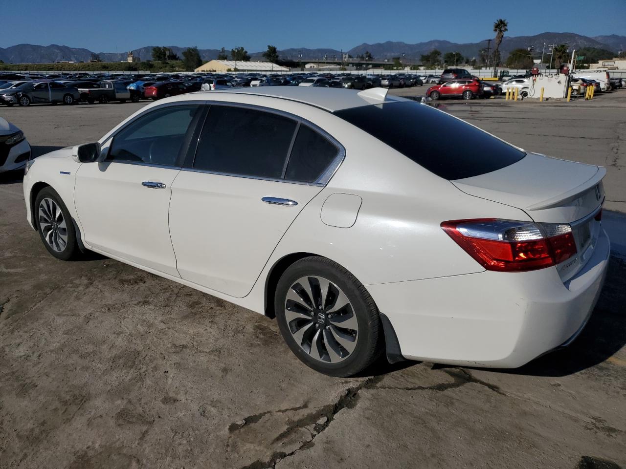 Photo 1 VIN: 1HGCR6F76FA002074 - HONDA ACCORD 