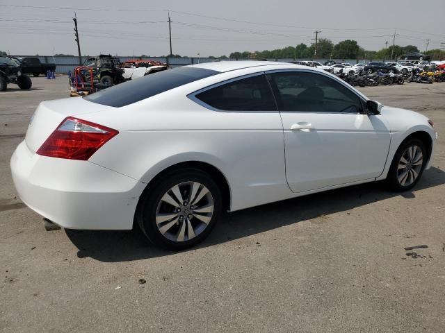 Photo 2 VIN: 1HGCS12379A018718 - HONDA ACCORD LX 