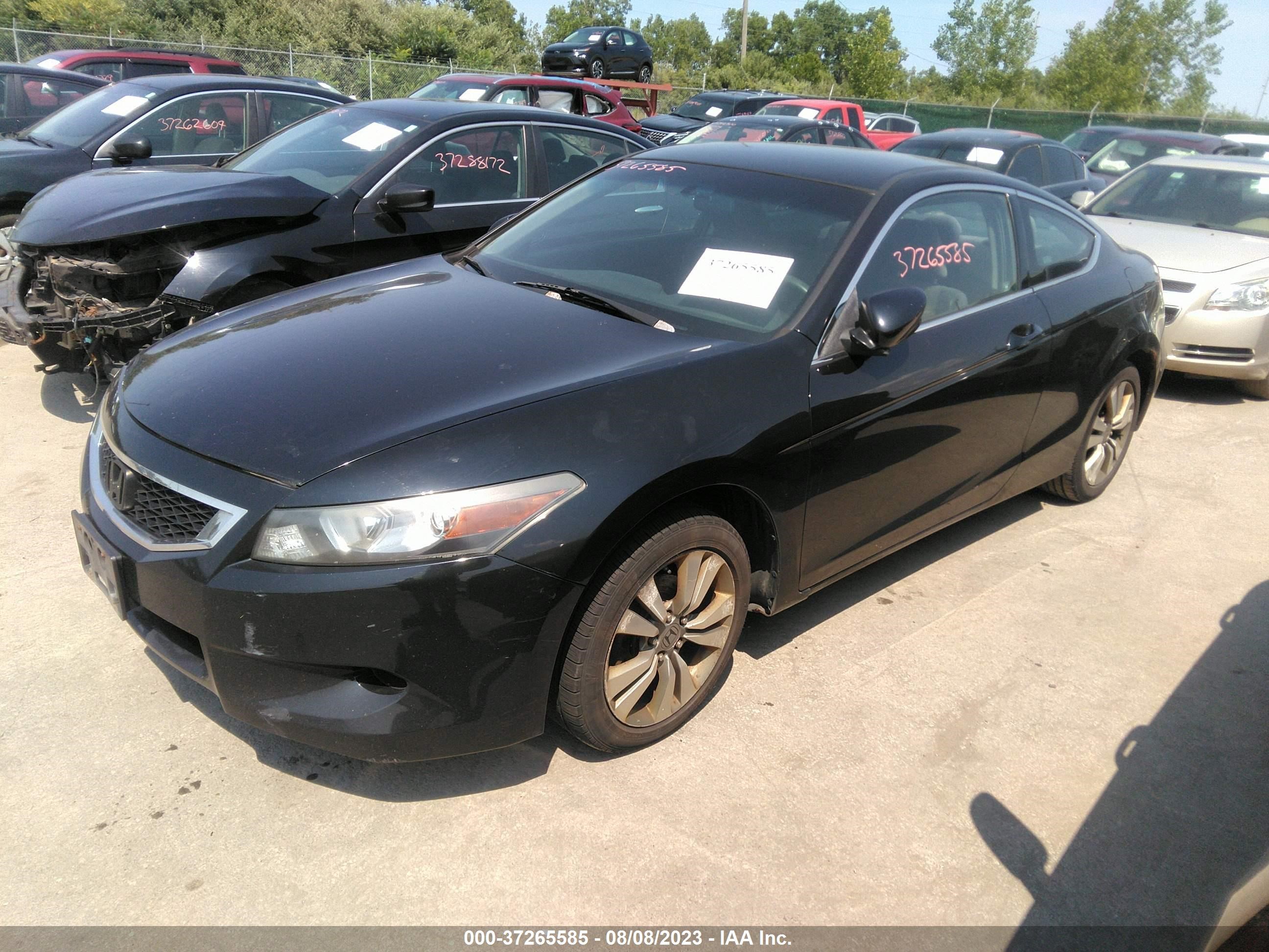 Photo 1 VIN: 1HGCS12388A008021 - HONDA ACCORD 