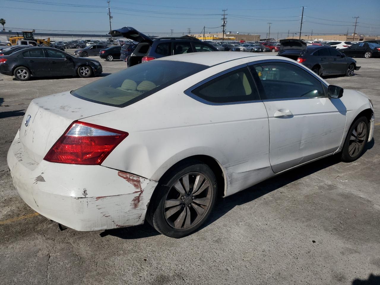 Photo 2 VIN: 1HGCS12399A018977 - HONDA ACCORD 