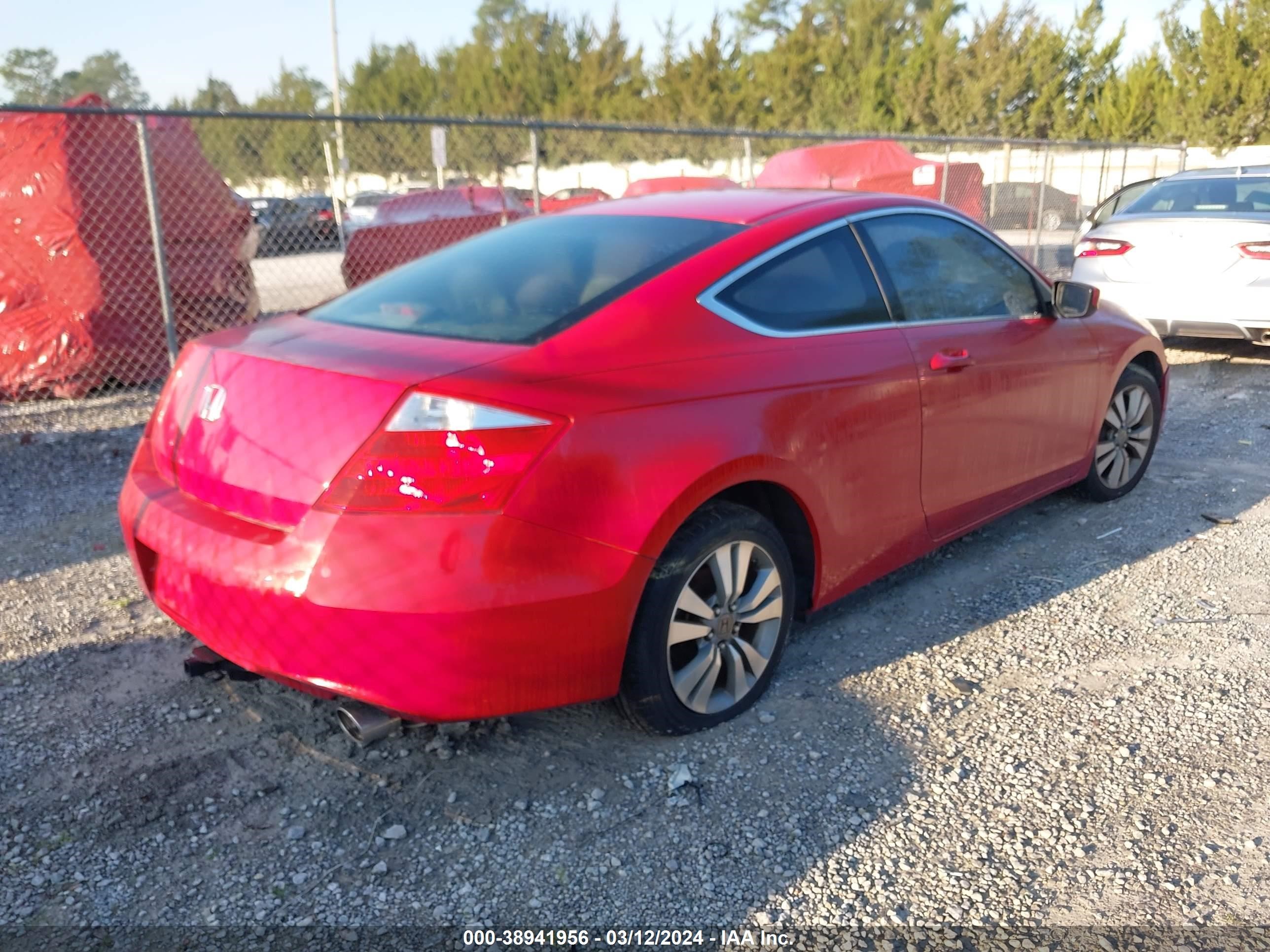 Photo 3 VIN: 1HGCS123X9A011780 - HONDA ACCORD 