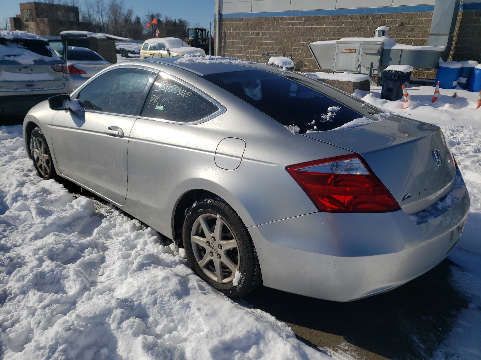 Photo 2 VIN: 1HGCS123X9A022570 - HONDA ACCORD LX 