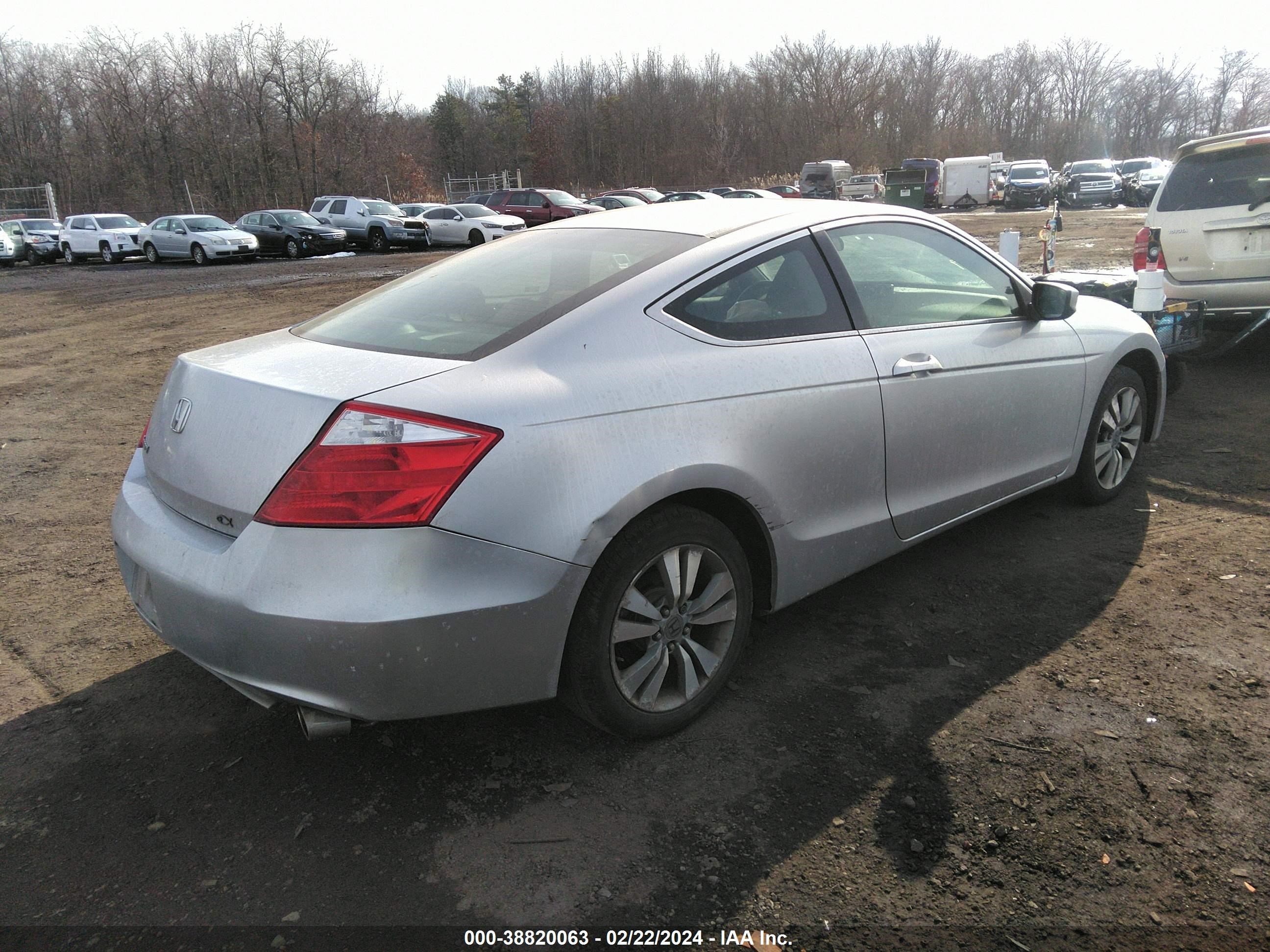 Photo 3 VIN: 1HGCS12719A025229 - HONDA ACCORD 