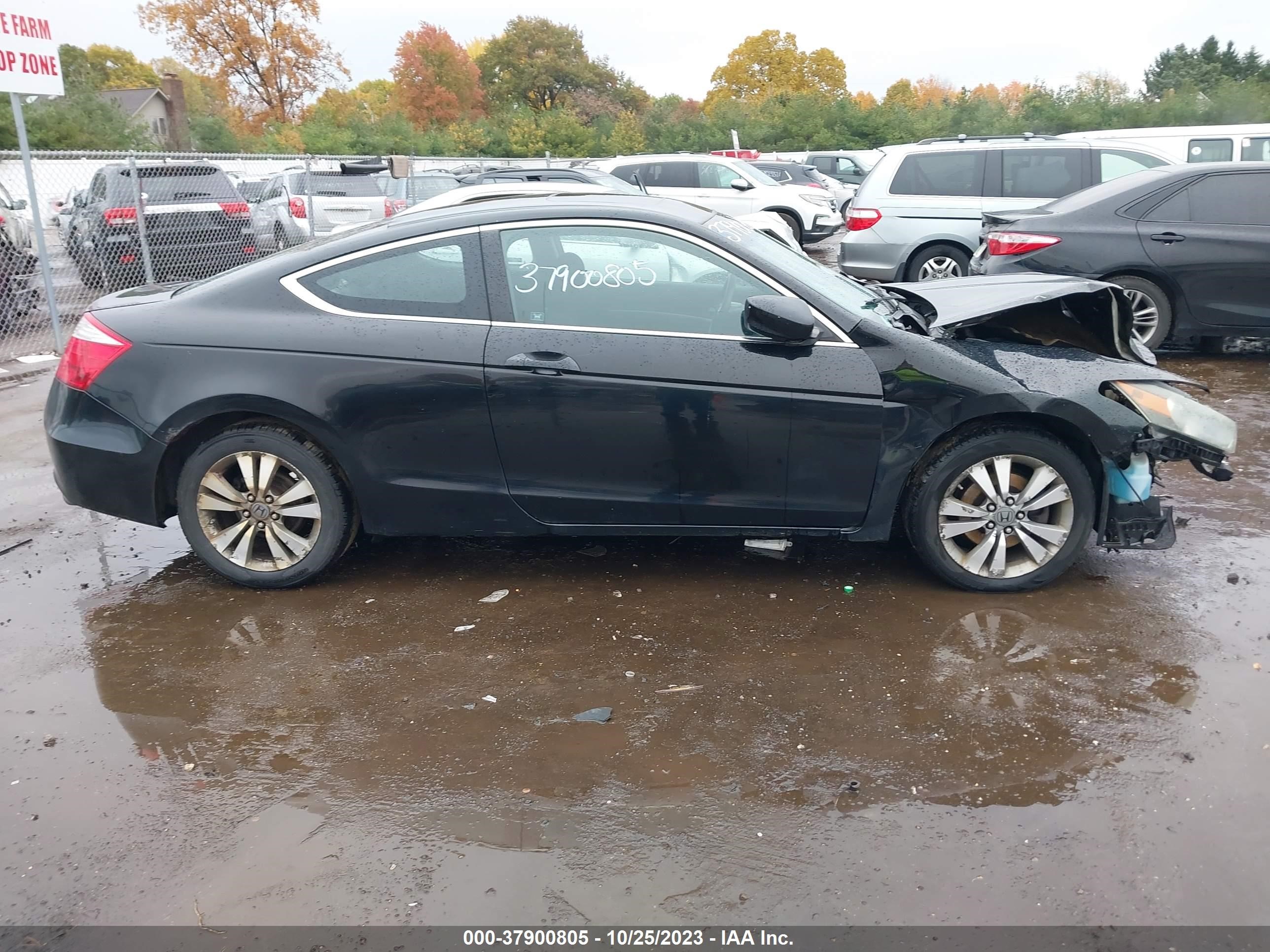 Photo 13 VIN: 1HGCS12729A024896 - HONDA ACCORD 