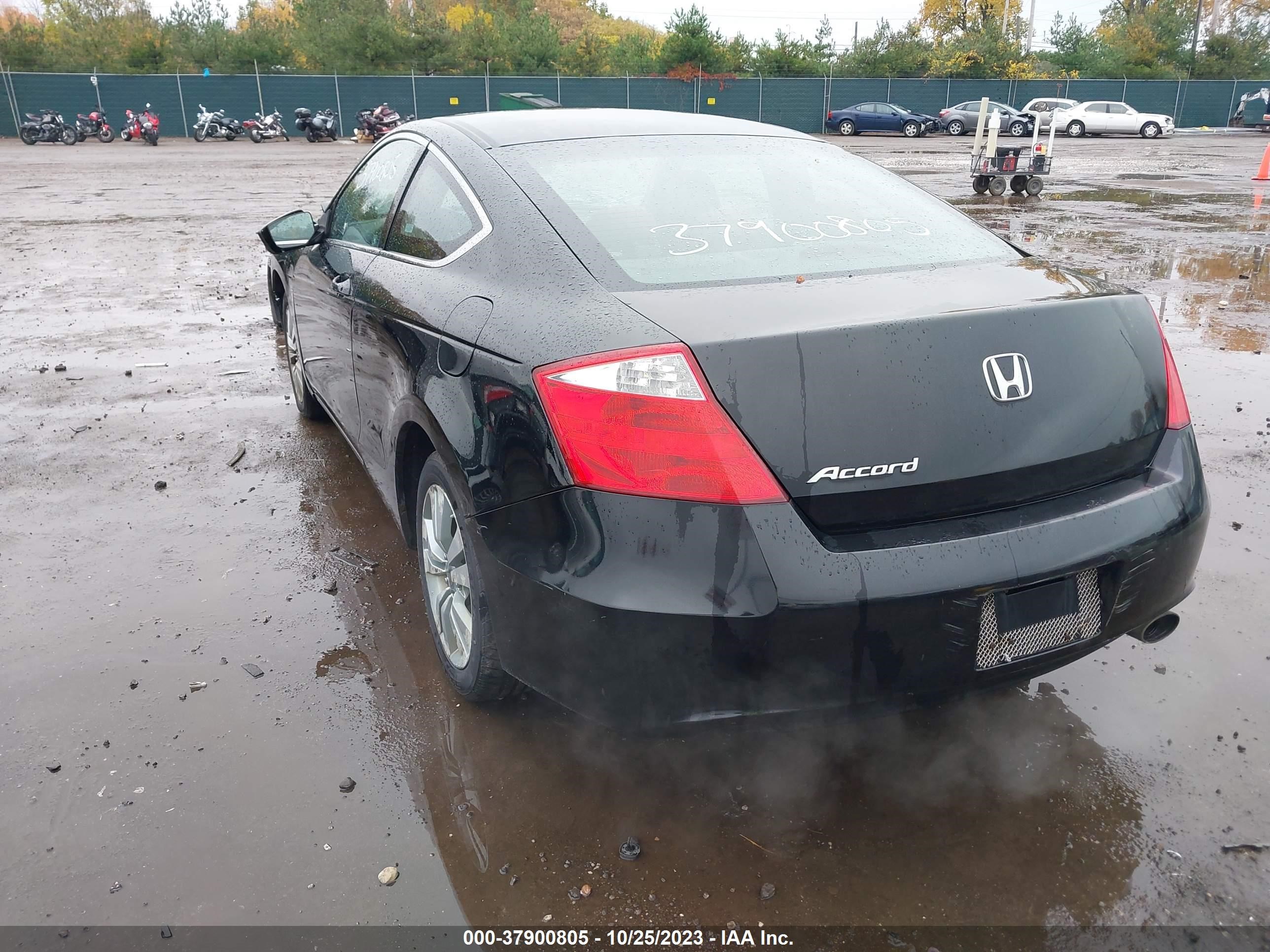 Photo 2 VIN: 1HGCS12729A024896 - HONDA ACCORD 