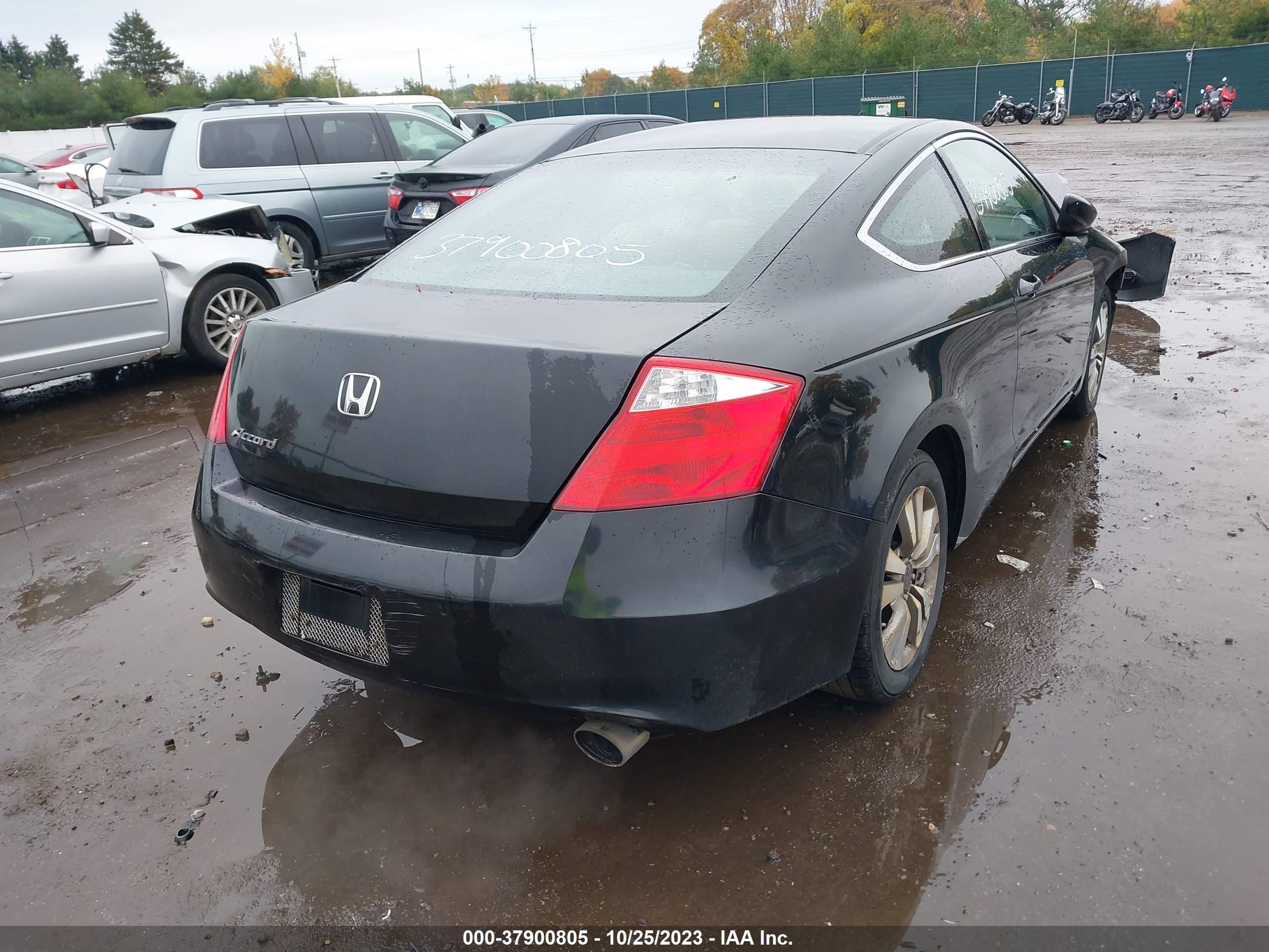 Photo 3 VIN: 1HGCS12729A024896 - HONDA ACCORD 