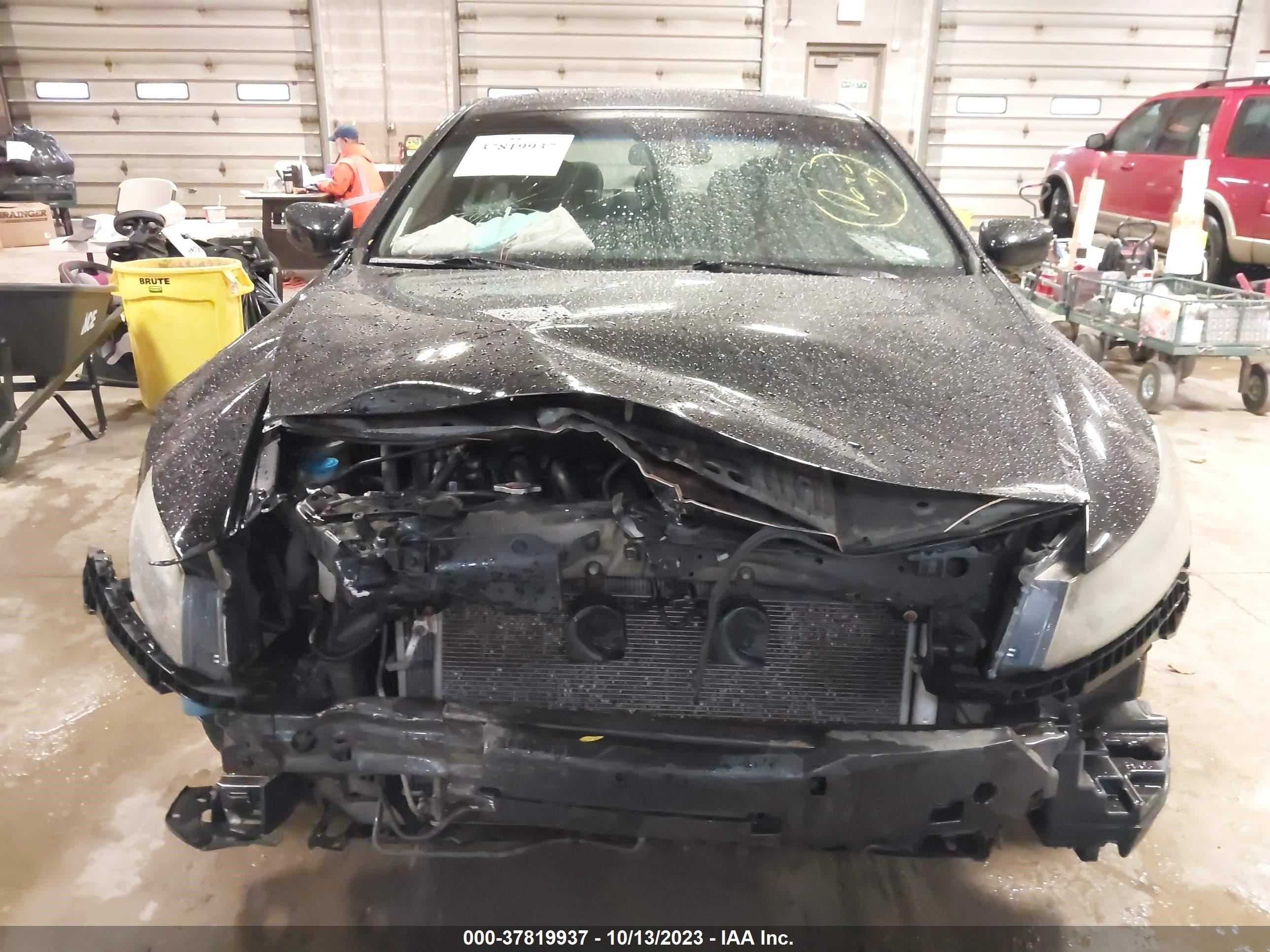 Photo 5 VIN: 1HGCS12799A016911 - HONDA ACCORD 