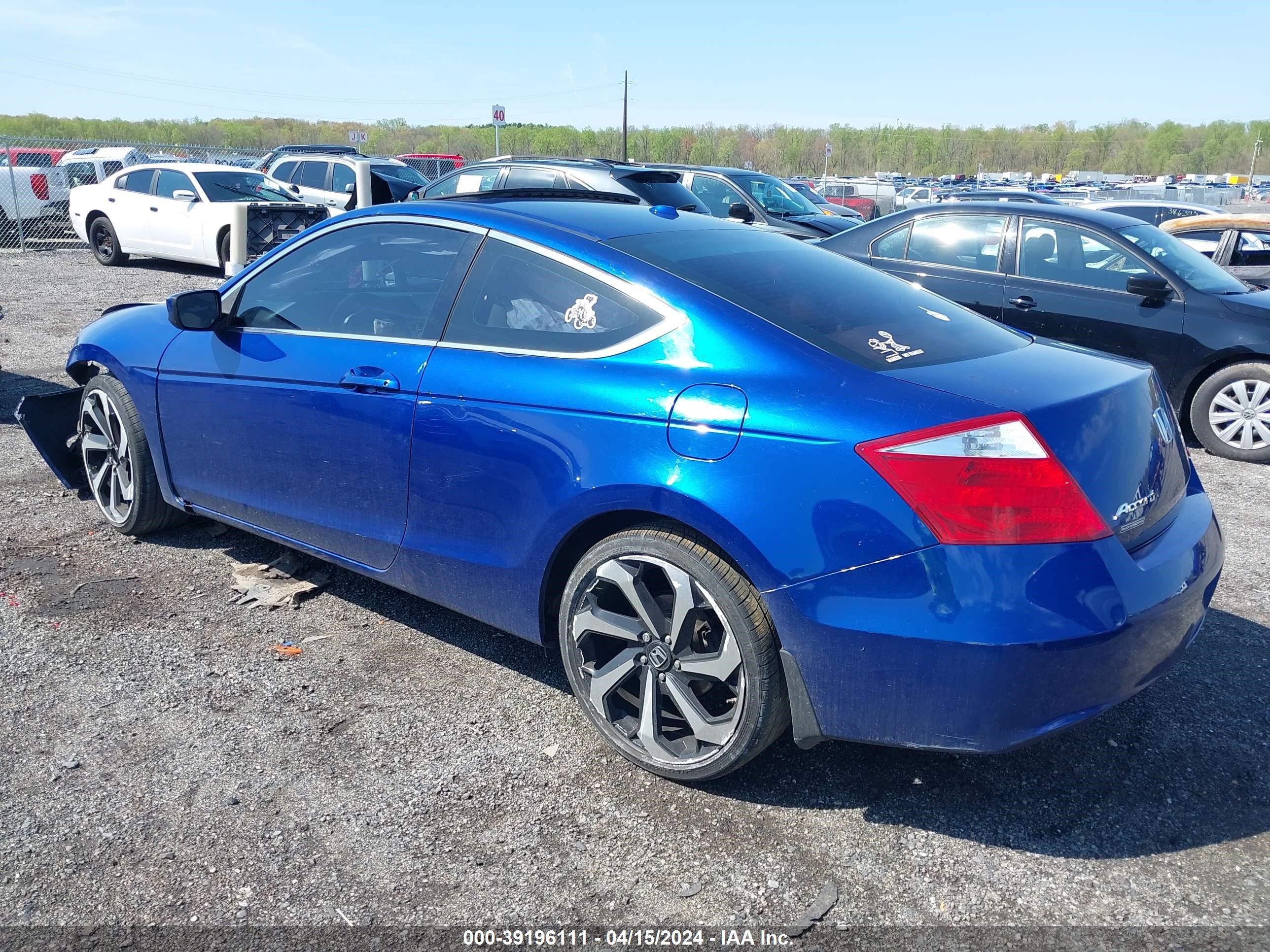 Photo 2 VIN: 1HGCS12809A015834 - HONDA ACCORD 