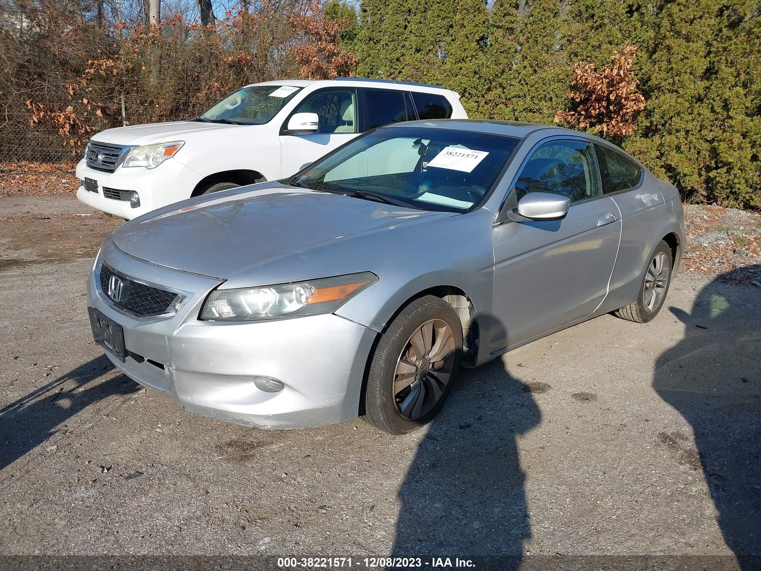 Photo 1 VIN: 1HGCS12828A012660 - HONDA ACCORD 