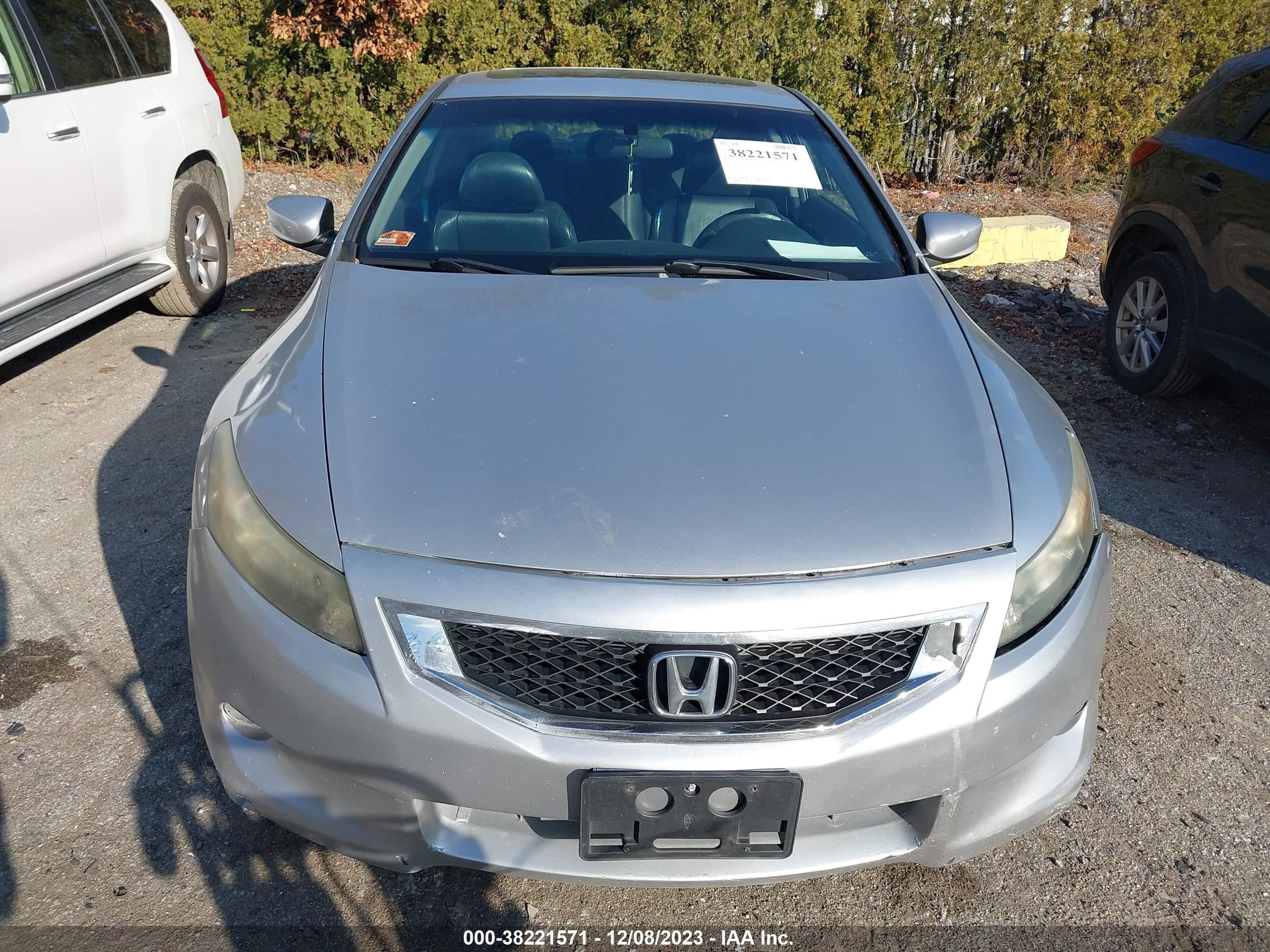 Photo 5 VIN: 1HGCS12828A012660 - HONDA ACCORD 