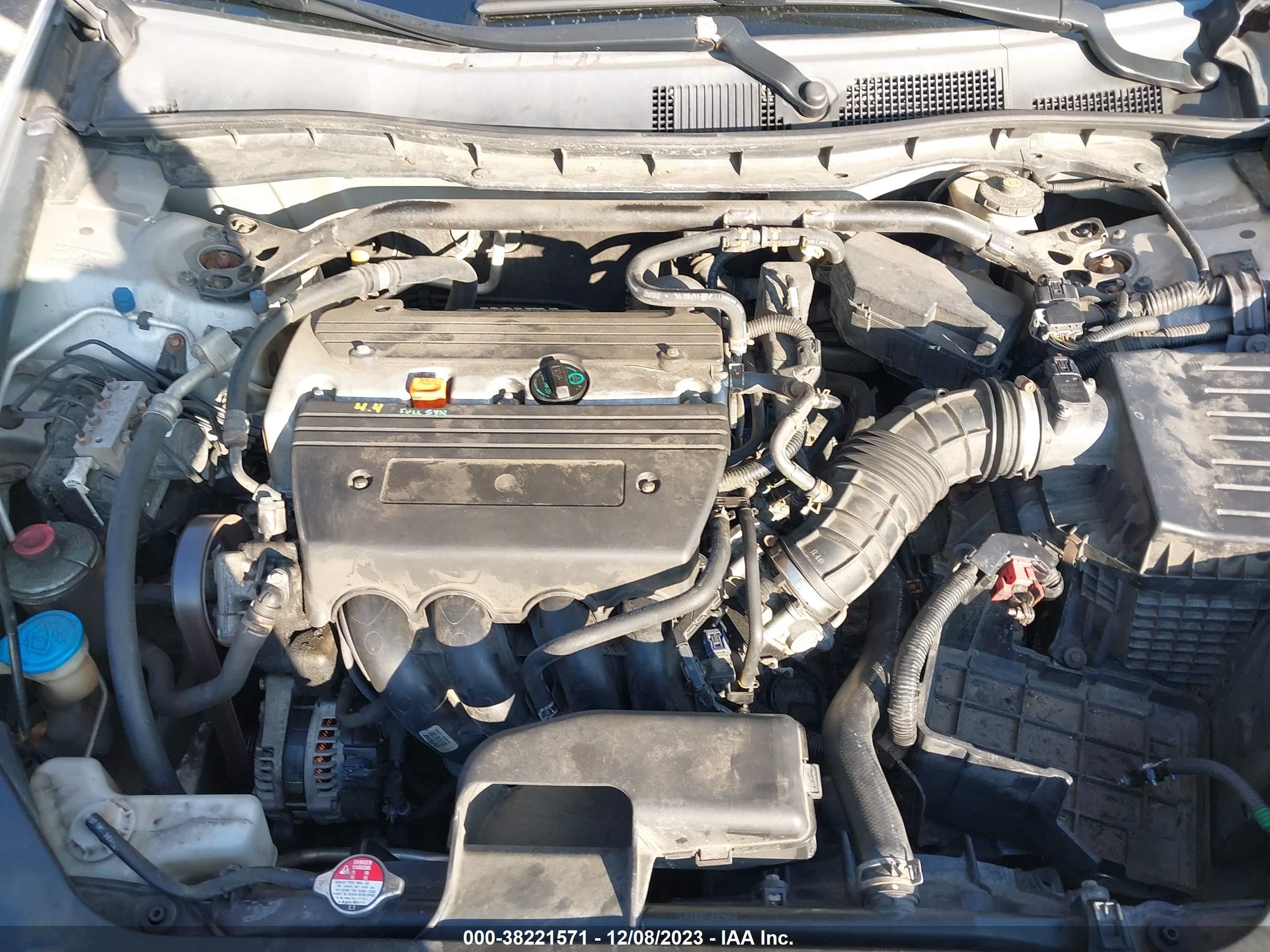 Photo 9 VIN: 1HGCS12828A012660 - HONDA ACCORD 