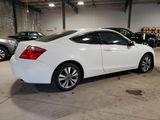 Photo 2 VIN: 1HGCS12849A013780 - HONDA ACCORD 