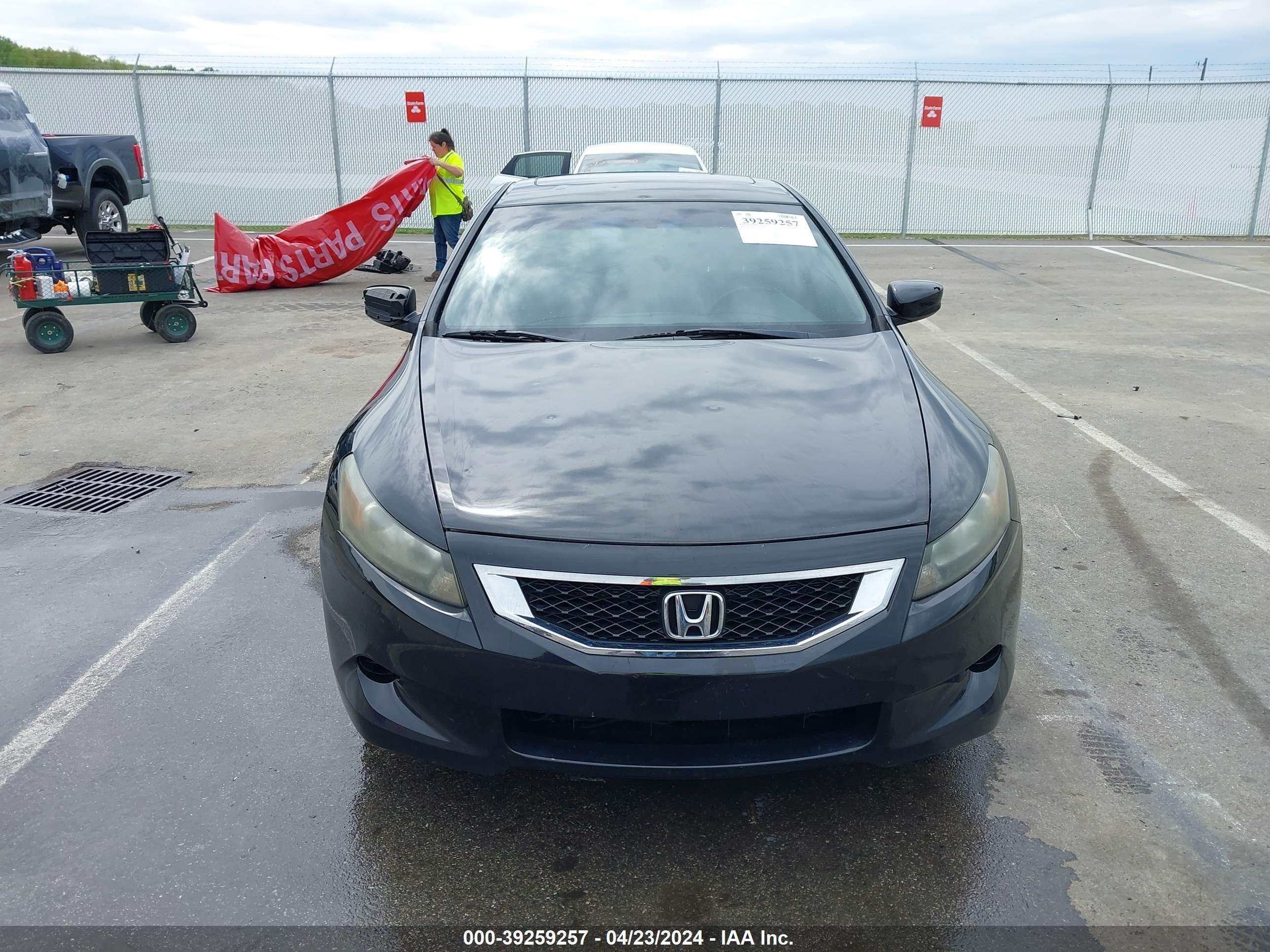 Photo 11 VIN: 1HGCS12849A022009 - HONDA ACCORD 