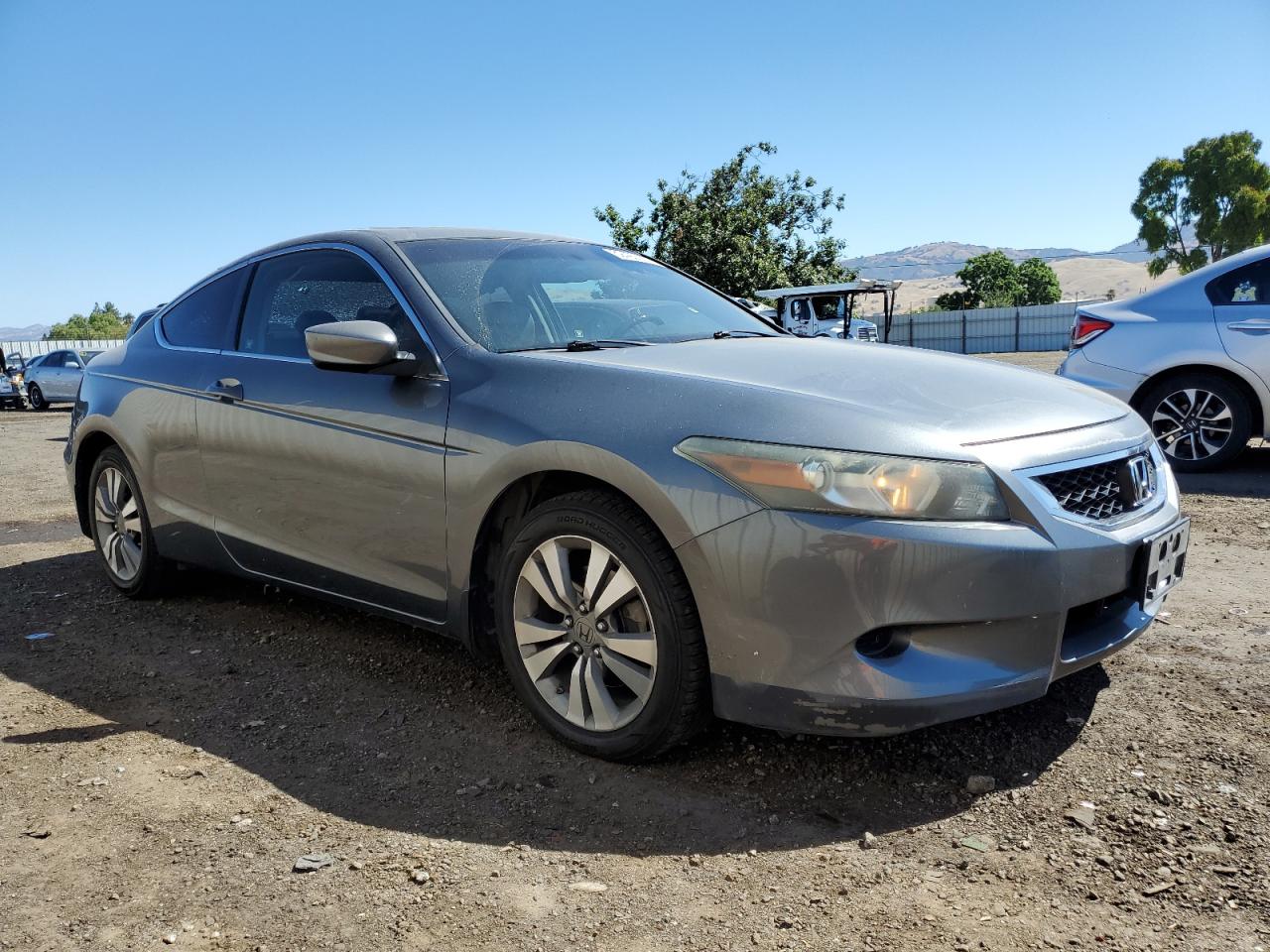 Photo 3 VIN: 1HGCS12858A013057 - HONDA ACCORD 