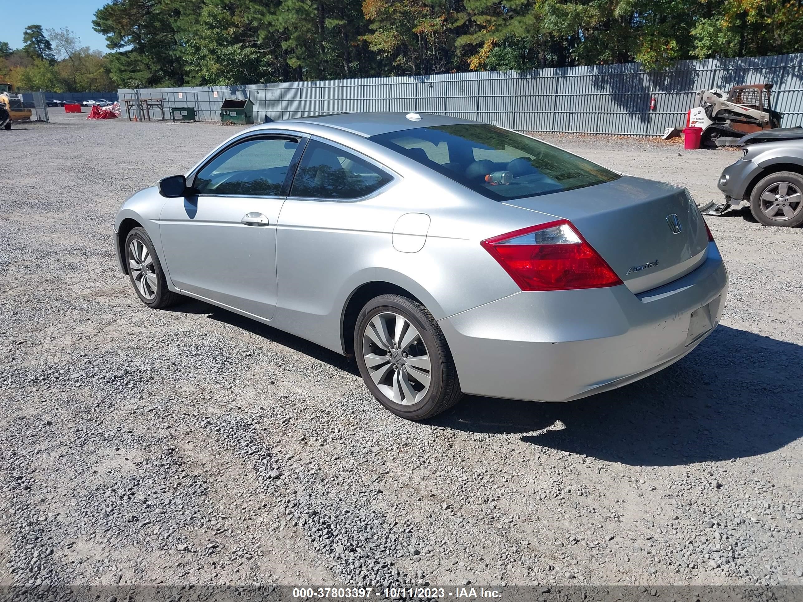 Photo 2 VIN: 1HGCS12858A027332 - HONDA ACCORD 