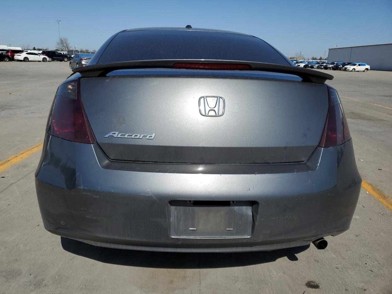 Photo 5 VIN: 1HGCS12878A004893 - HONDA ACCORD 