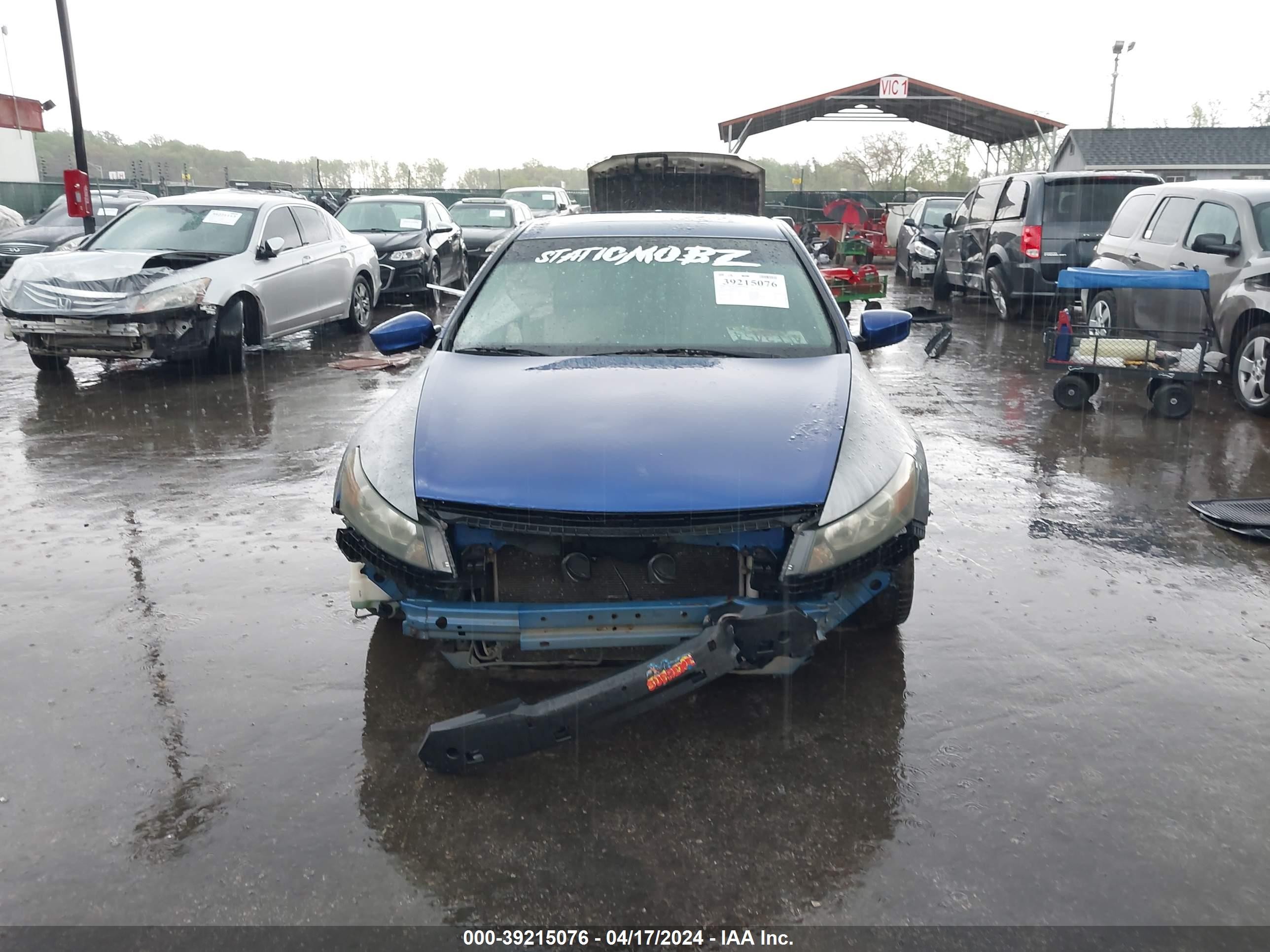 Photo 11 VIN: 1HGCS12878A011021 - HONDA ACCORD 