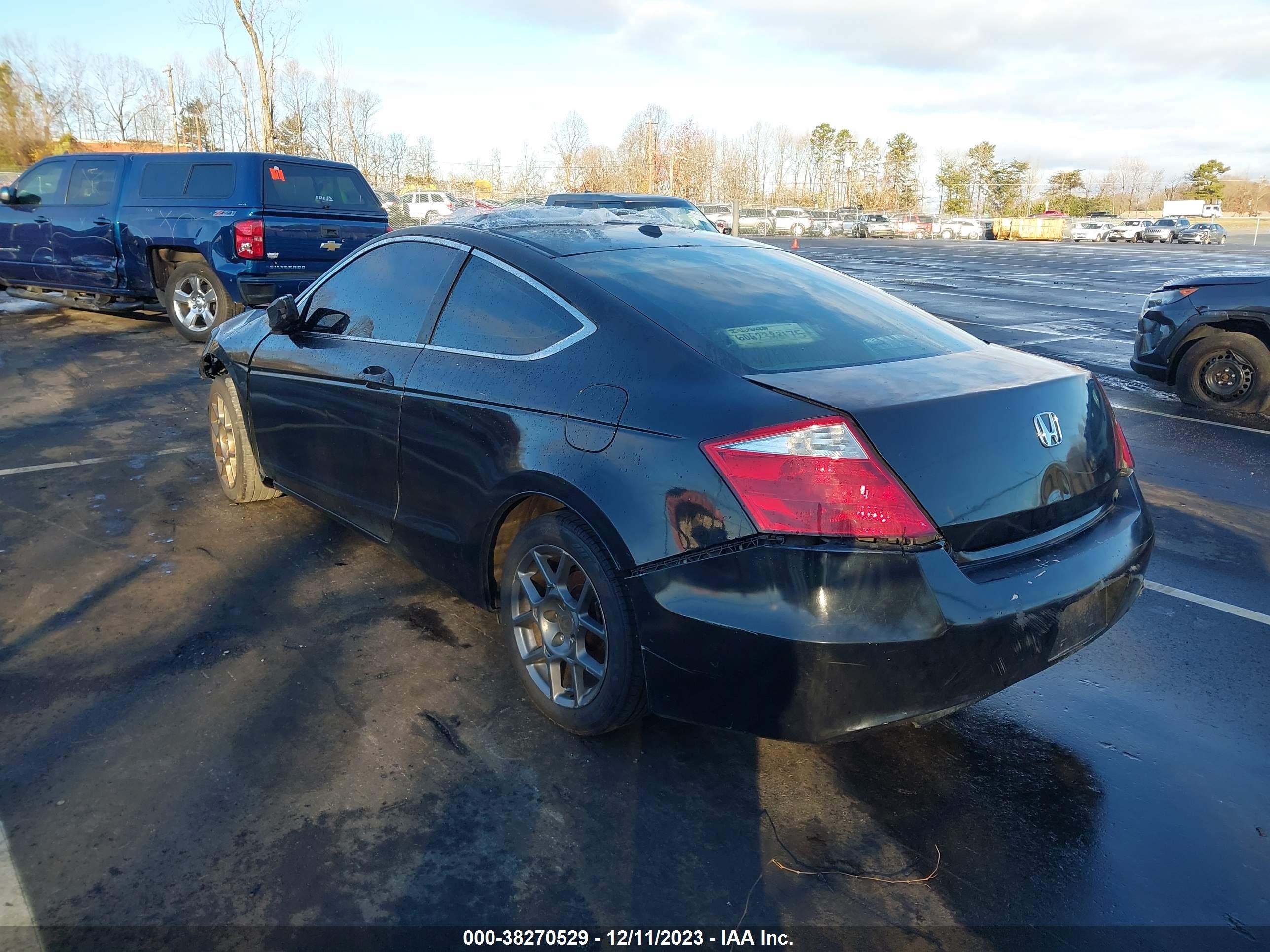 Photo 2 VIN: 1HGCS12878A013500 - HONDA ACCORD 