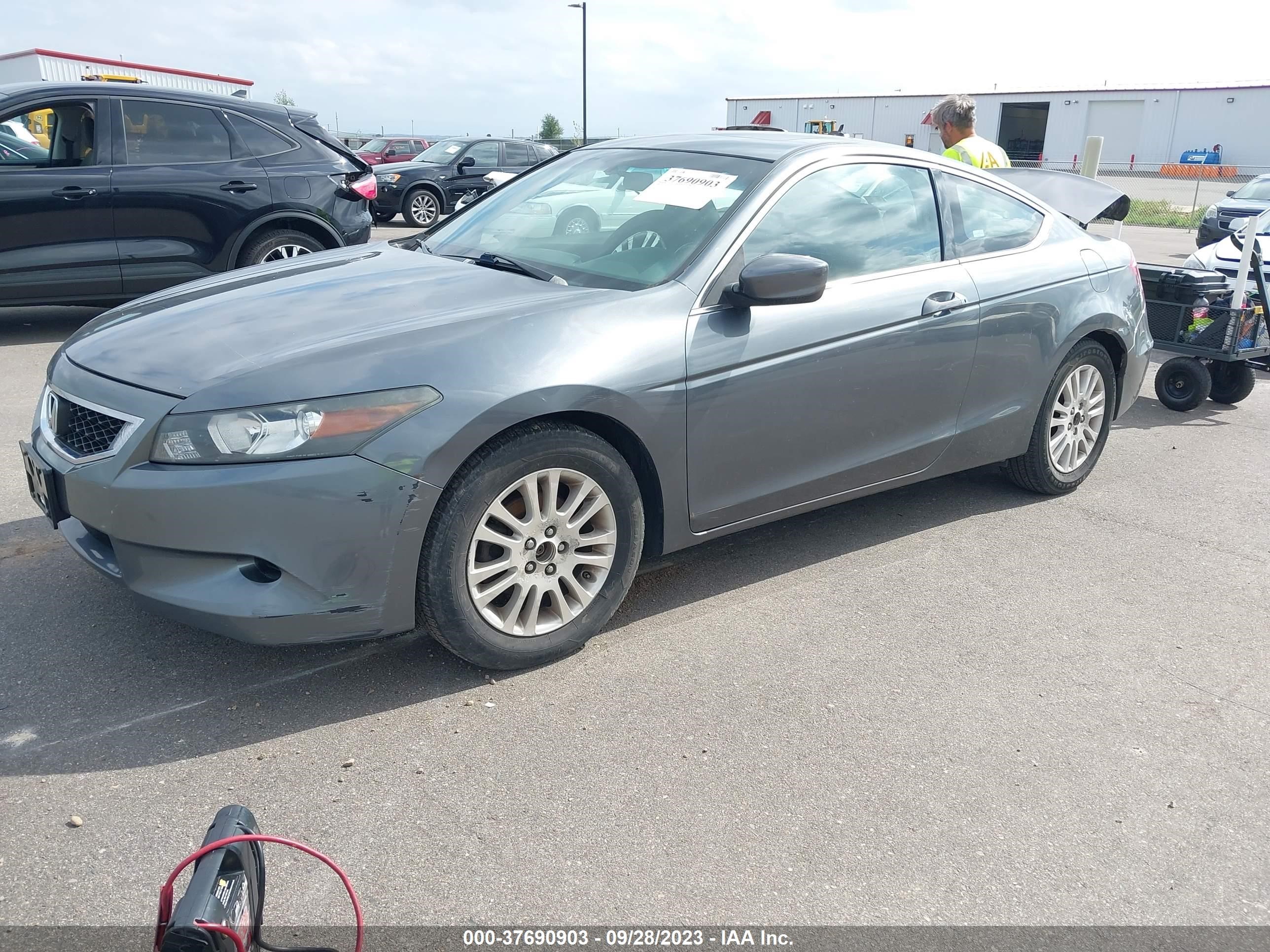 Photo 1 VIN: 1HGCS12878A027008 - HONDA ACCORD 