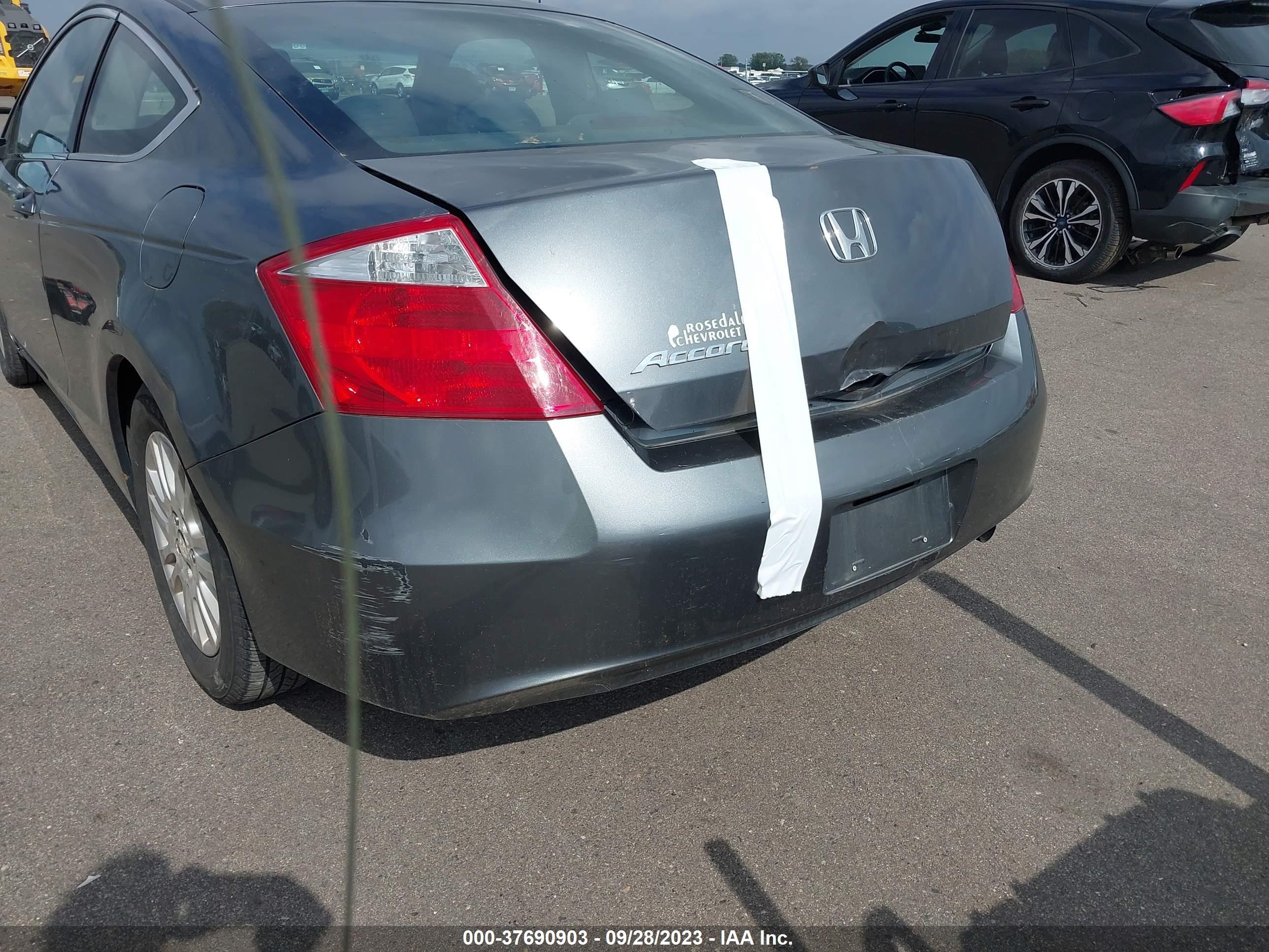 Photo 5 VIN: 1HGCS12878A027008 - HONDA ACCORD 