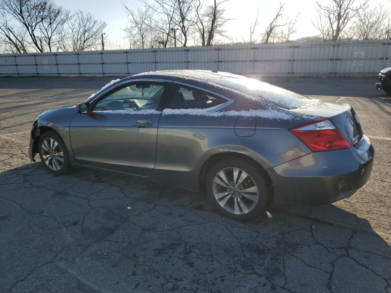 Photo 1 VIN: 1HGCS12898A026135 - HONDA ACCORD 