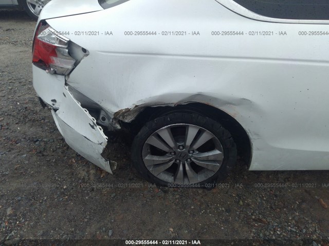 Photo 5 VIN: 1HGCS1B30AA000808 - HONDA ACCORD CPE 