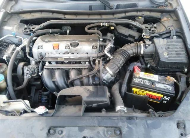 Photo 9 VIN: 1HGCS1B31AA003300 - HONDA ACCORD CPE 