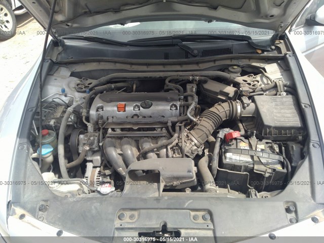 Photo 9 VIN: 1HGCS1B31AA012742 - HONDA ACCORD CPE 