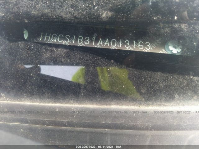 Photo 8 VIN: 1HGCS1B31AA013163 - HONDA ACCORD CPE 