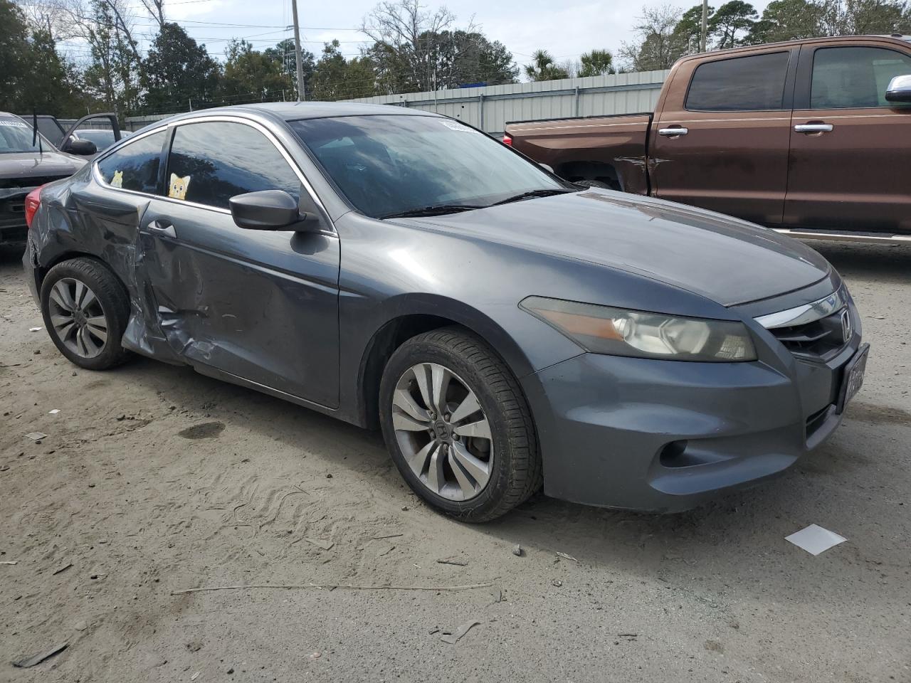 Photo 3 VIN: 1HGCS1B31BA007655 - HONDA ACCORD 