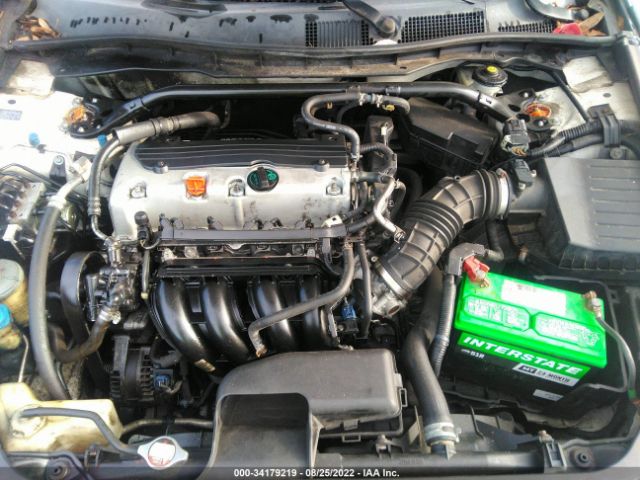 Photo 9 VIN: 1HGCS1B32AA004262 - HONDA ACCORD CPE 