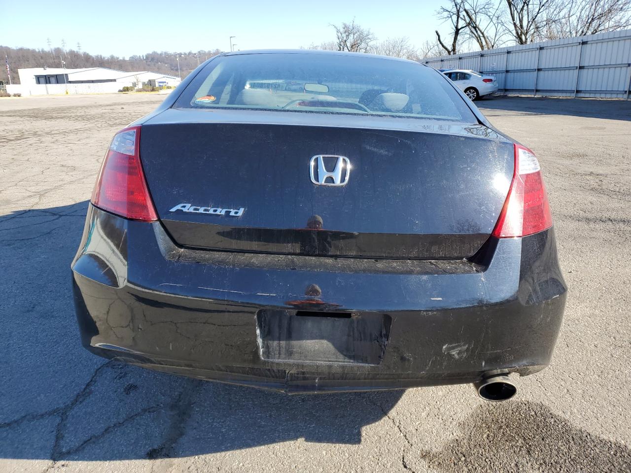 Photo 5 VIN: 1HGCS1B34AA017773 - HONDA ACCORD 