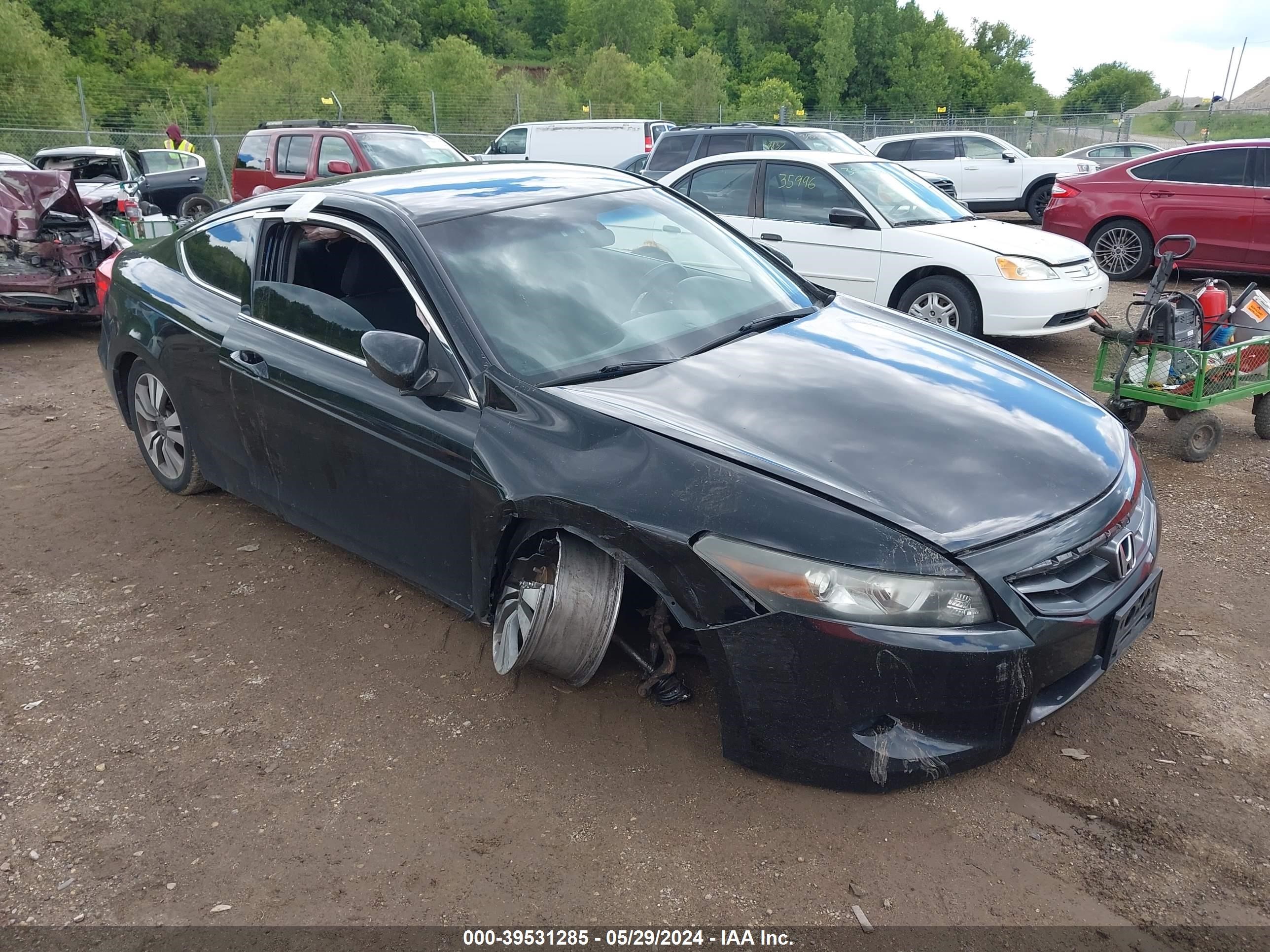 Photo 0 VIN: 1HGCS1B34BA005656 - HONDA ACCORD 