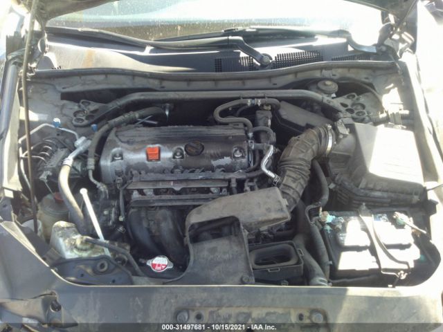 Photo 9 VIN: 1HGCS1B34BA015572 - HONDA ACCORD CPE 