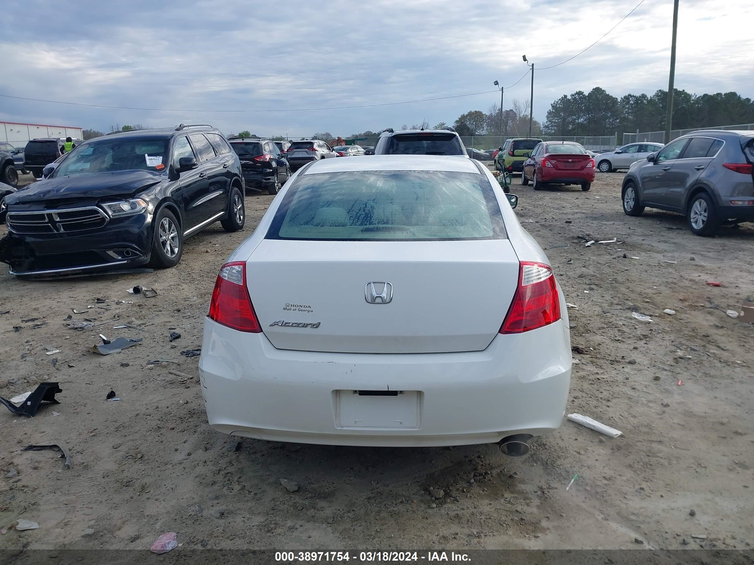 Photo 15 VIN: 1HGCS1B35AA009519 - HONDA ACCORD 