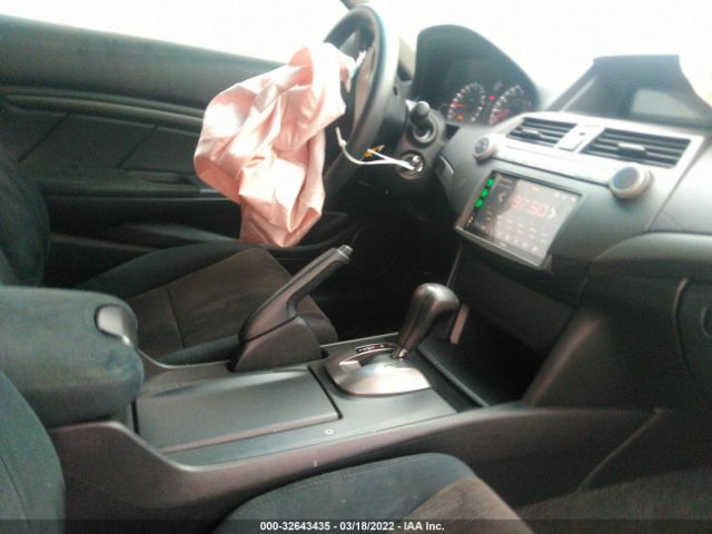 Photo 4 VIN: 1HGCS1B35AA021749 - HONDA ACCORD CPE 