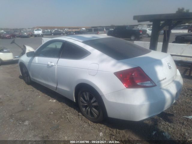 Photo 2 VIN: 1HGCS1B35BA016245 - HONDA ACCORD CPE 