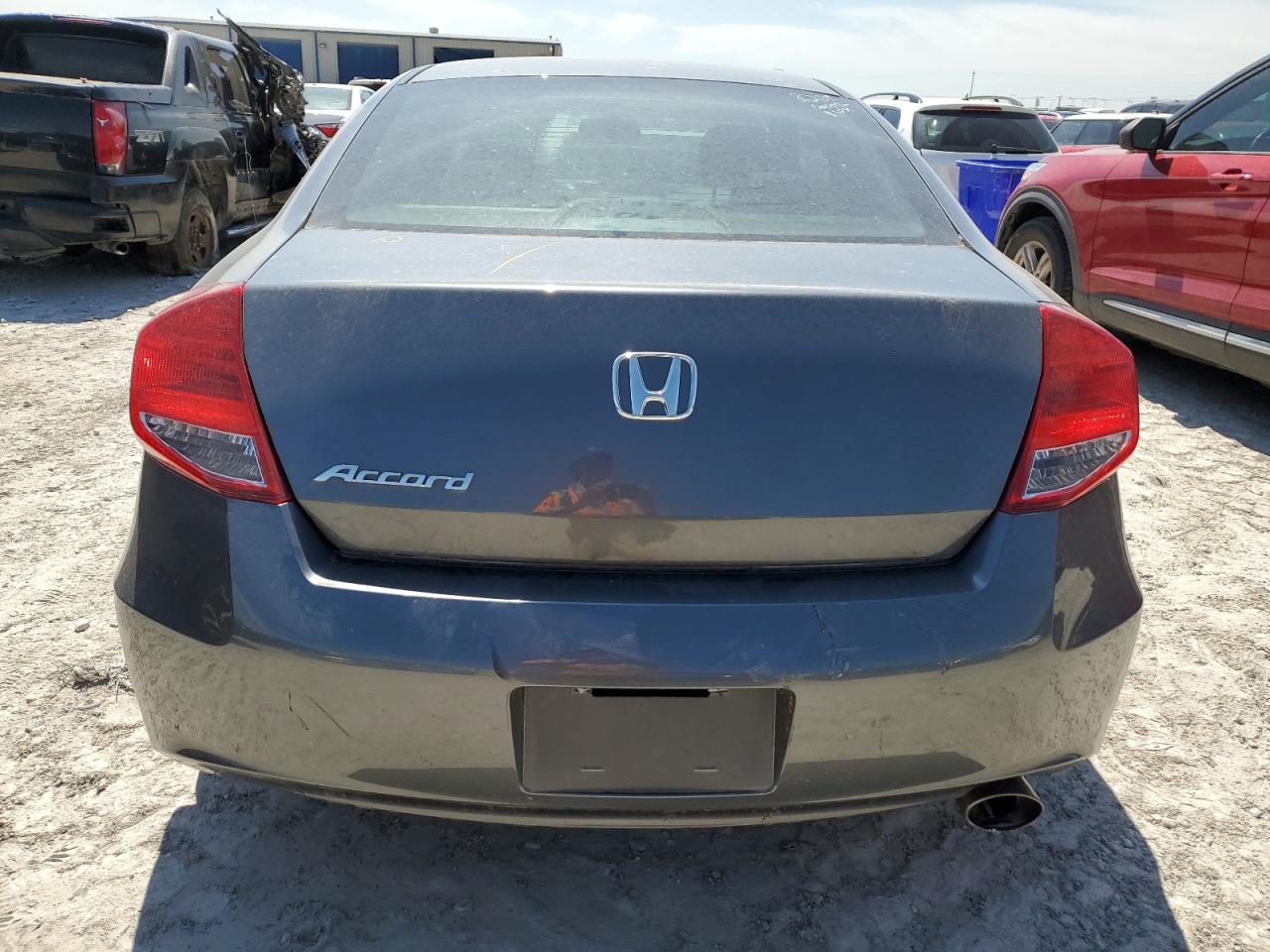 Photo 5 VIN: 1HGCS1B35CA002380 - HONDA ACCORD 