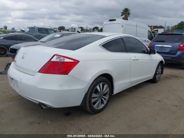 Photo 3 VIN: 1HGCS1B36AA017645 - HONDA ACCORD 