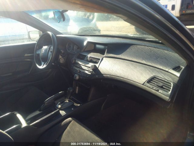 Photo 4 VIN: 1HGCS1B37AA005553 - HONDA ACCORD CPE 