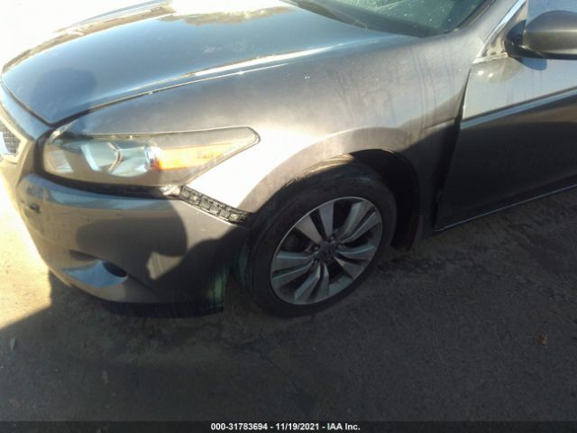 Photo 5 VIN: 1HGCS1B37AA005553 - HONDA ACCORD CPE 