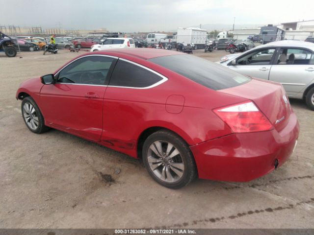 Photo 2 VIN: 1HGCS1B37AA007500 - HONDA ACCORD CPE 