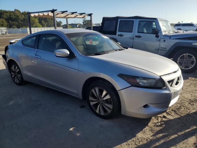 Photo 3 VIN: 1HGCS1B37AA015581 - HONDA ACCORD 