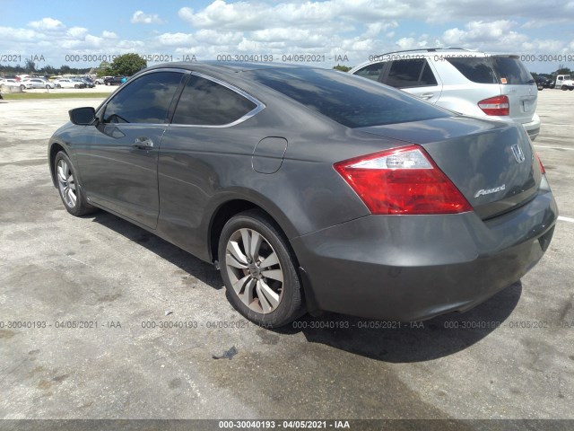 Photo 2 VIN: 1HGCS1B38AA000460 - HONDA ACCORD LX 