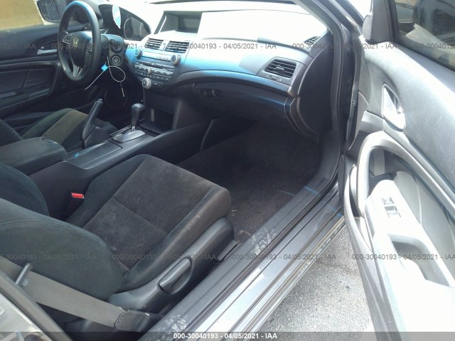 Photo 4 VIN: 1HGCS1B38AA000460 - HONDA ACCORD LX 