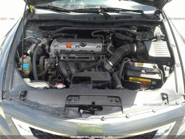 Photo 9 VIN: 1HGCS1B38AA000460 - HONDA ACCORD LX 