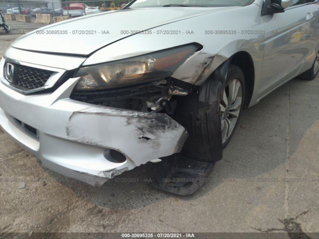 Photo 5 VIN: 1HGCS1B71AA001565 - HONDA ACCORD CPE 